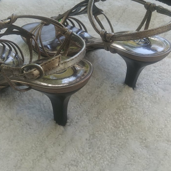 Carlos Santana gray/silver heels, size 7M - Picture 6 of 6